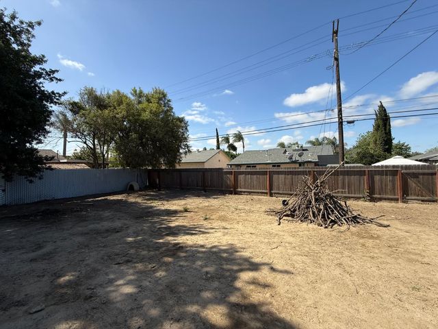 1707 Sylvia Street, Selma, CA 93662