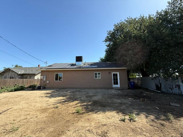 1707 Sylvia Street, Selma, CA 93662