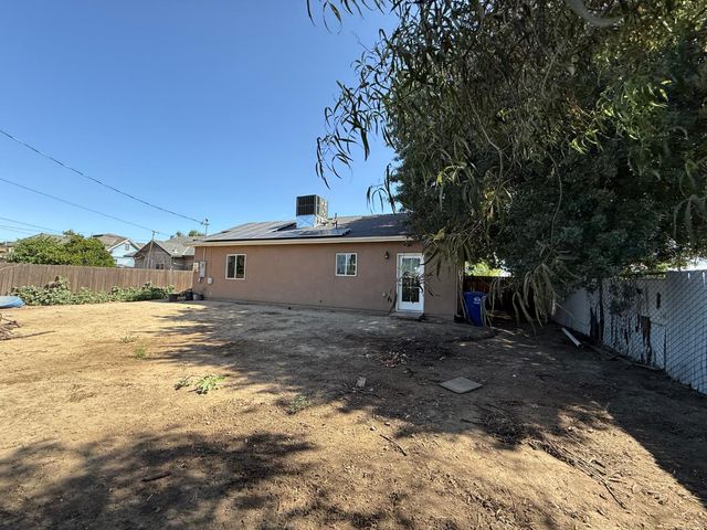 1707 Sylvia Street, Selma, CA 93662