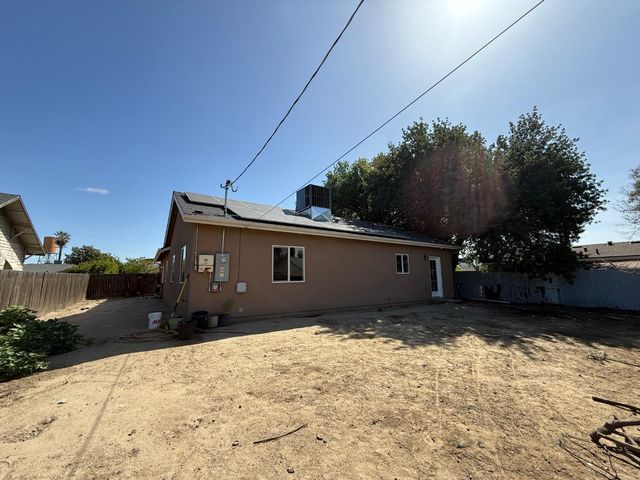 1707 Sylvia Street, Selma, CA 93662