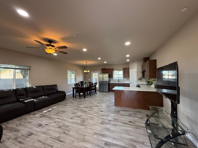 1707 Sylvia Street, Selma, CA 93662