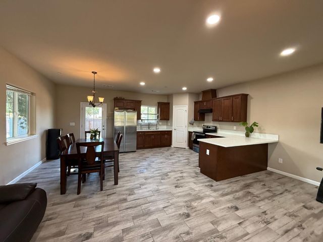 1707 Sylvia Street, Selma, CA 93662