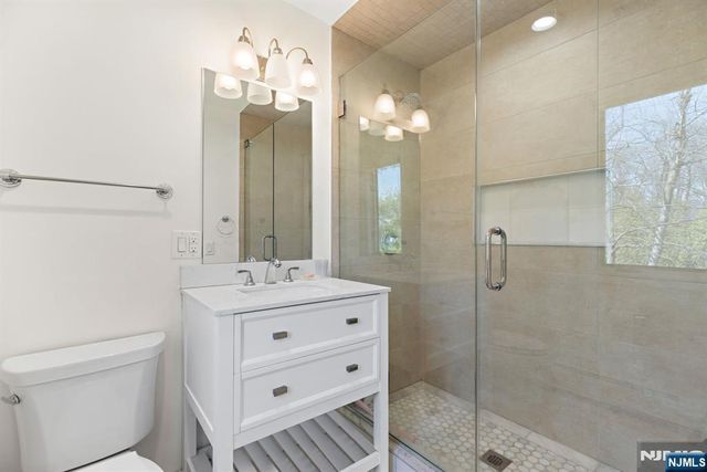 1 Hemlock Drive, Cresskill, NJ 07626