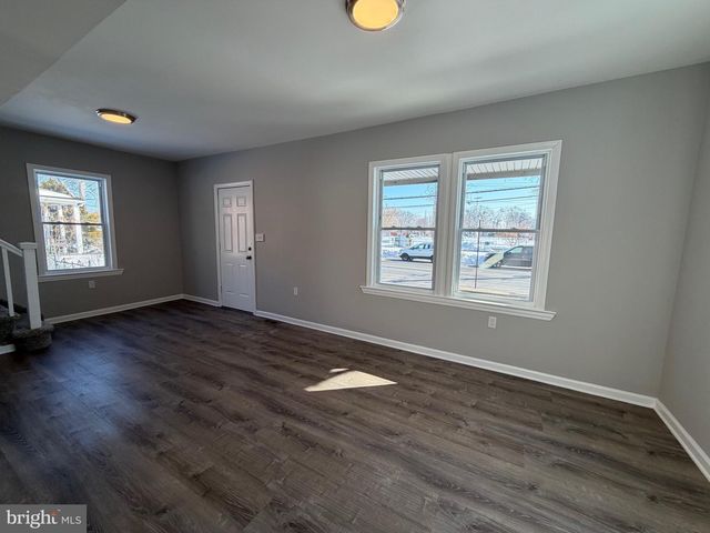 317 W BROAD ST, Palmyra, NJ 08065