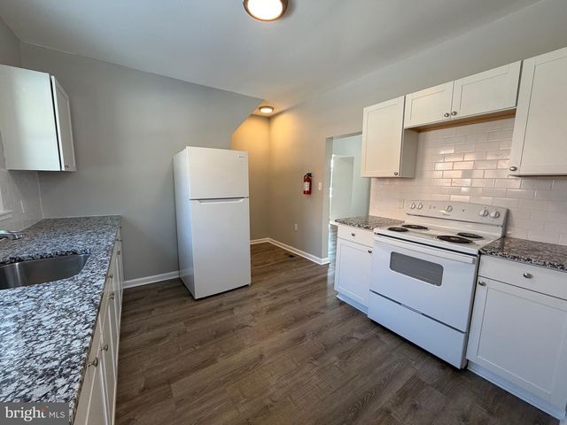 317 W BROAD ST, Palmyra, NJ 08065