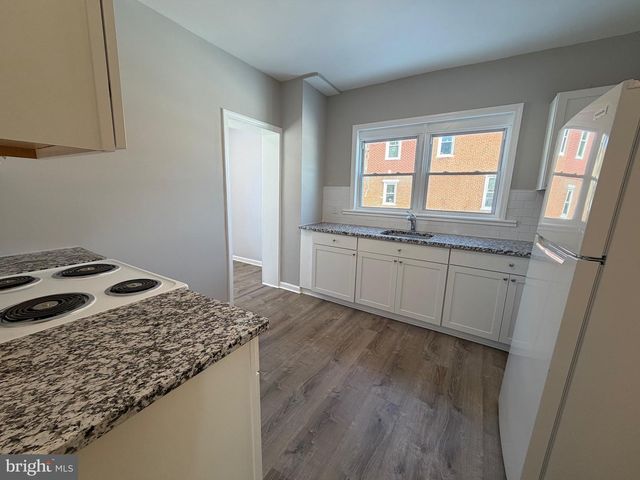 317 W BROAD ST, Palmyra, NJ 08065