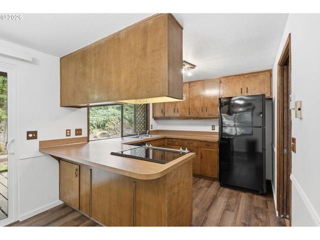 2879 TIMBERLINE Dr, Eugene, OR 97405