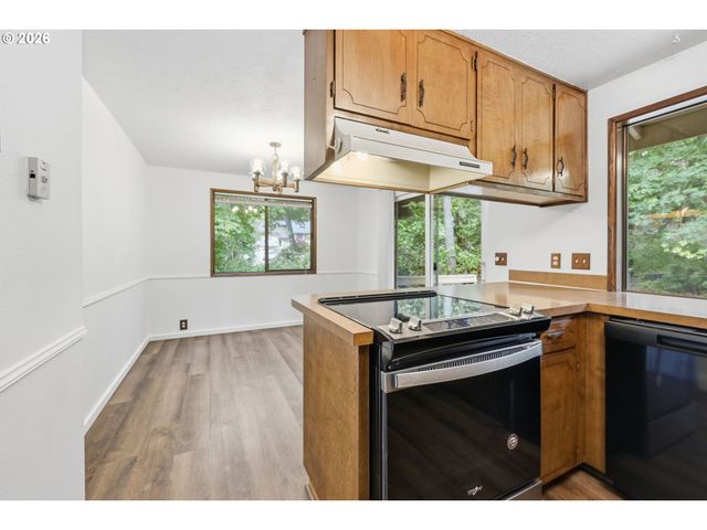 2879 TIMBERLINE Dr, Eugene, OR 97405