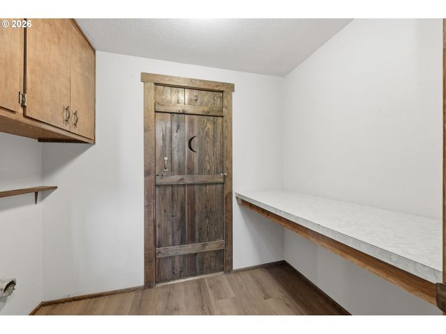 2879 TIMBERLINE Dr, Eugene, OR 97405