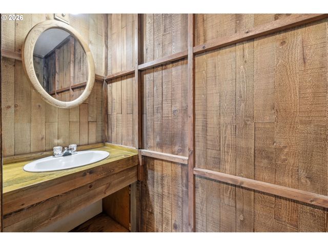 2879 TIMBERLINE Dr, Eugene, OR 97405