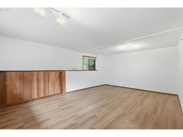 2879 TIMBERLINE Dr, Eugene, OR 97405