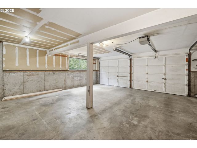 2879 TIMBERLINE Dr, Eugene, OR 97405