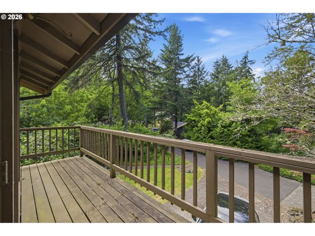 2879 TIMBERLINE Dr, Eugene, OR 97405