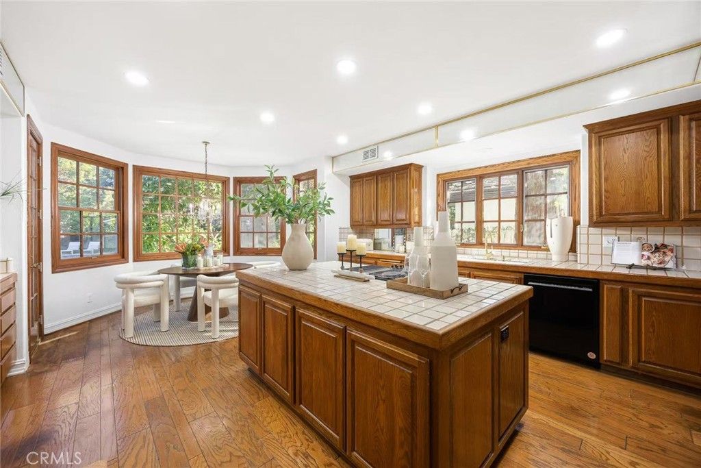 Image 8 of property listing at 1416 Wilson Avenue, San Marino, CA 91108