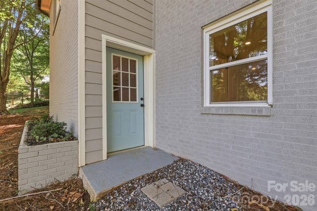 334 Country Lane, Mocksville, NC 27028
