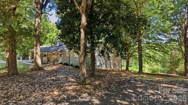 334 Country Lane, Mocksville, NC 27028