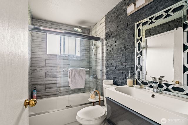12737 NE 97th Place, Kirkland, WA 98033
