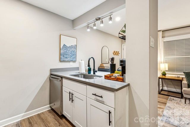 2000 Patio Court 119, Charlotte, NC 28205