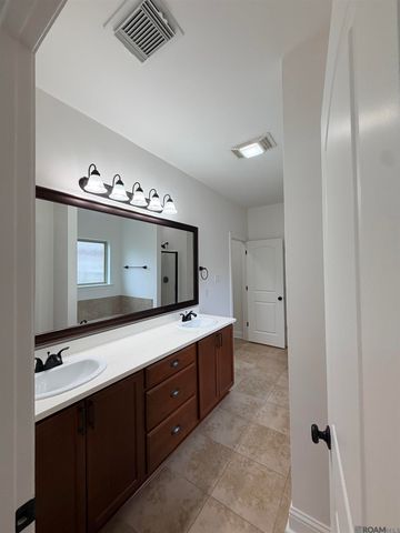 17483 Waterloo Dr, Baton Rouge, LA 70817