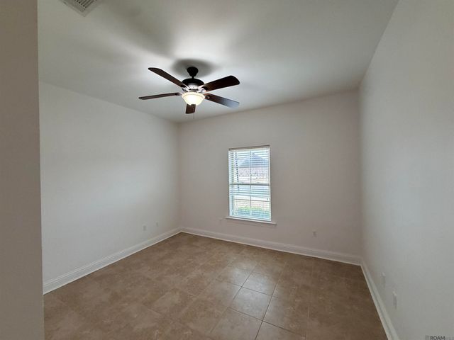 17483 Waterloo Dr, Baton Rouge, LA 70817