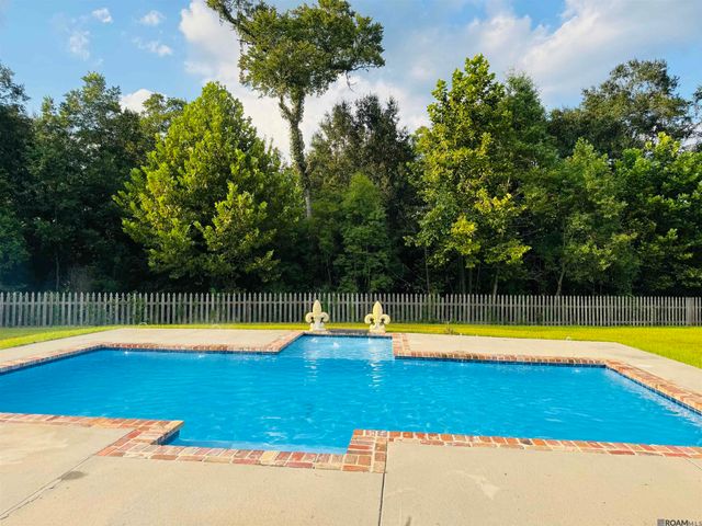 17483 Waterloo Dr, Baton Rouge, LA 70817