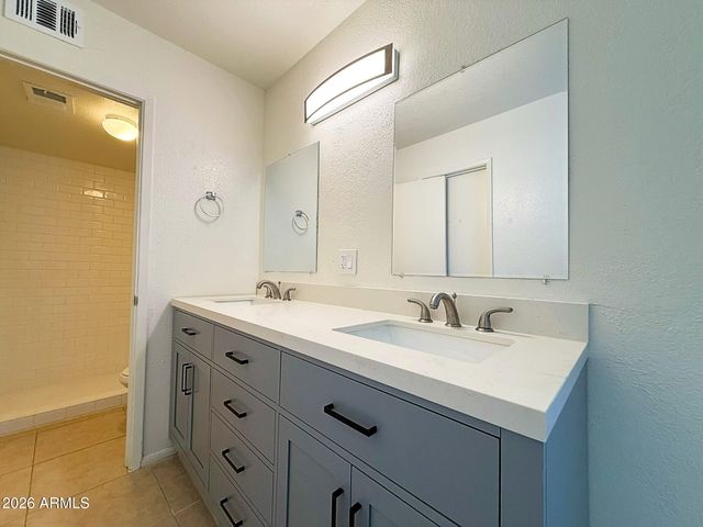 3630 E BEVERLY Lane, Phoenix, AZ 85032