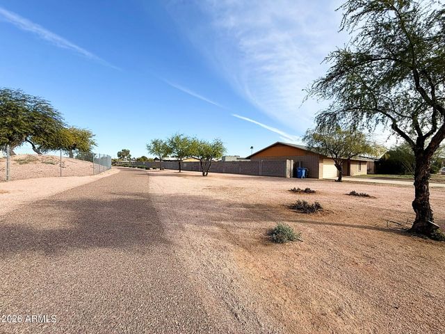 3630 E BEVERLY Lane, Phoenix, AZ 85032