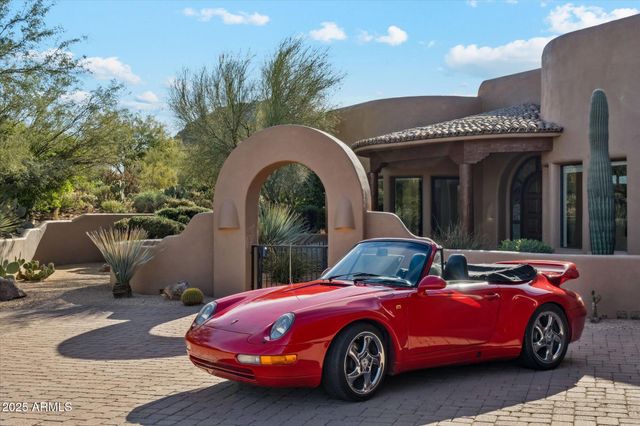 11212 E AJAVE Drive, Scottsdale, AZ 85262