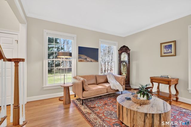 10 Old Meadow Way, Simsbury, CT 06089