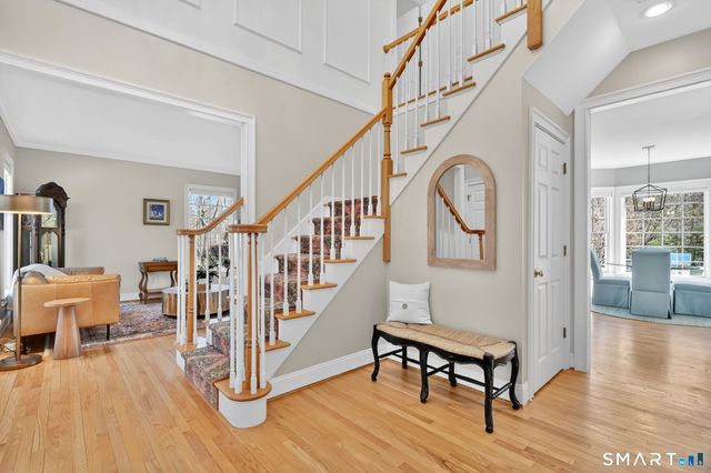 10 Old Meadow Way, Simsbury, CT 06089