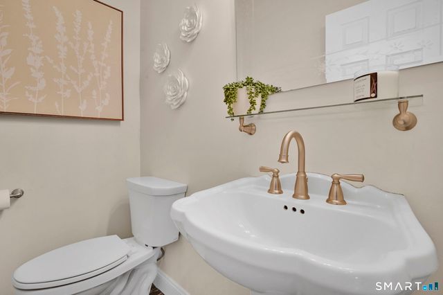 10 Old Meadow Way, Simsbury, CT 06089