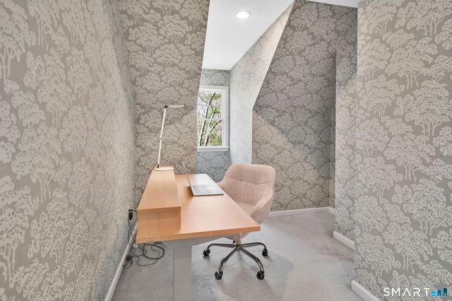 10 Old Meadow Way, Simsbury, CT 06089