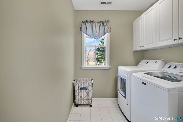 10 Old Meadow Way, Simsbury, CT 06089