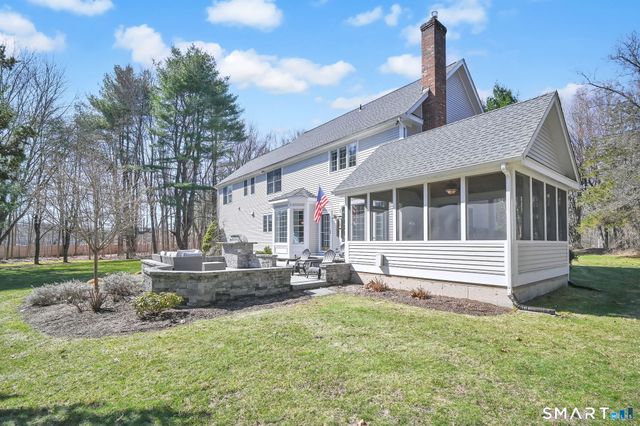 10 Old Meadow Way, Simsbury, CT 06089