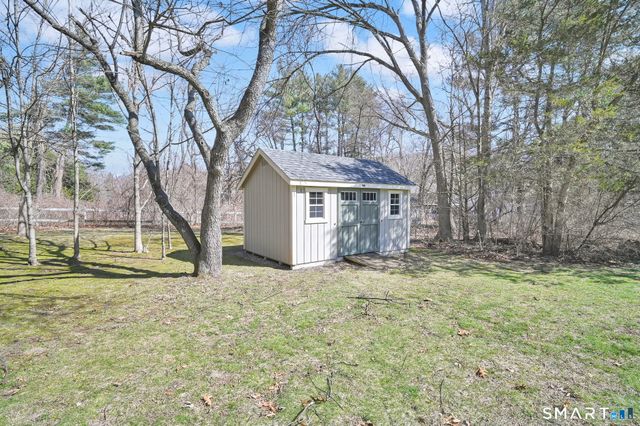 10 Old Meadow Way, Simsbury, CT 06089