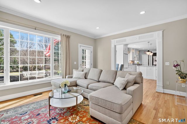 10 Old Meadow Way, Simsbury, CT 06089