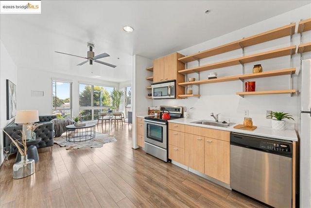 1201 Pine St 365, Oakland, CA 94607