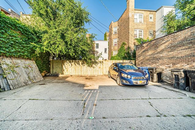 7530 N Oakley Avenue 2, Chicago, IL 60645