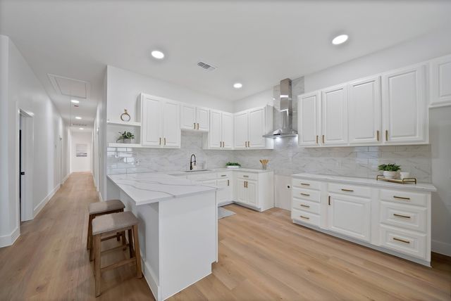 1130 E Hattie Street, Fort Worth, TX 76104