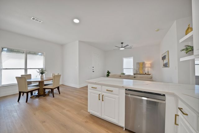 1130 E Hattie Street, Fort Worth, TX 76104