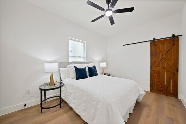 1130 E Hattie Street, Fort Worth, TX 76104