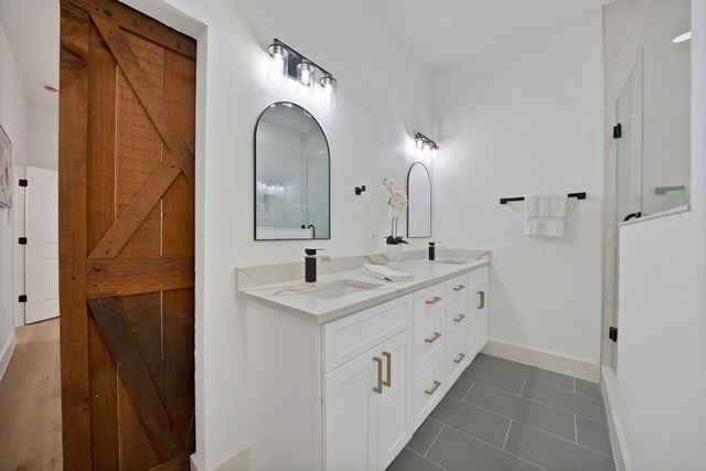 1130 E Hattie Street, Fort Worth, TX 76104