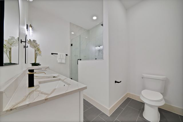 1130 E Hattie Street, Fort Worth, TX 76104