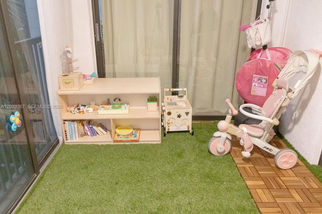 2200 S Cypress Bend Dr 204, Pompano Beach, FL 33069