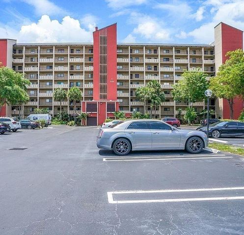 2200 S Cypress Bend Dr 204, Pompano Beach, FL 33069
