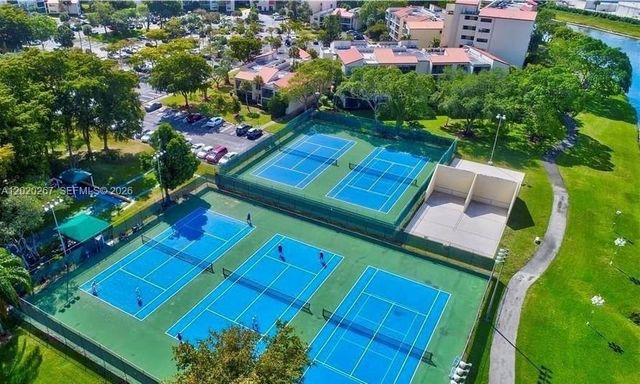 2200 S Cypress Bend Dr 204, Pompano Beach, FL 33069