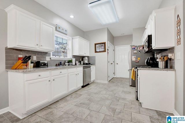 951 MERIWEATHER DRIVE, Calera, AL 35040
