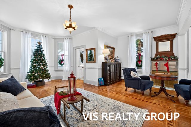 223 E Savidge Street, Spring Lake, MI 49456