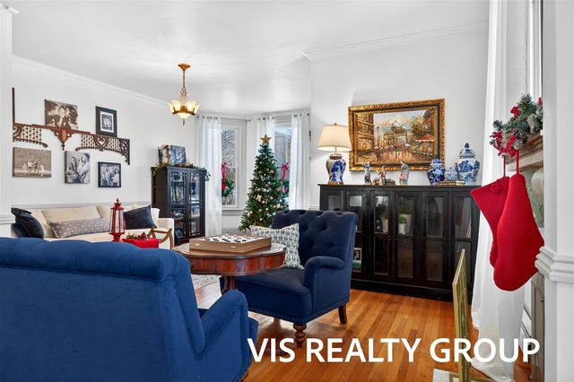 223 E Savidge Street, Spring Lake, MI 49456