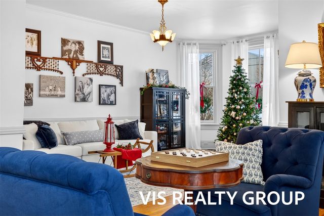 223 E Savidge Street, Spring Lake, MI 49456